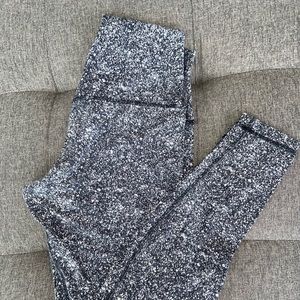 Lululemon black & white leggings